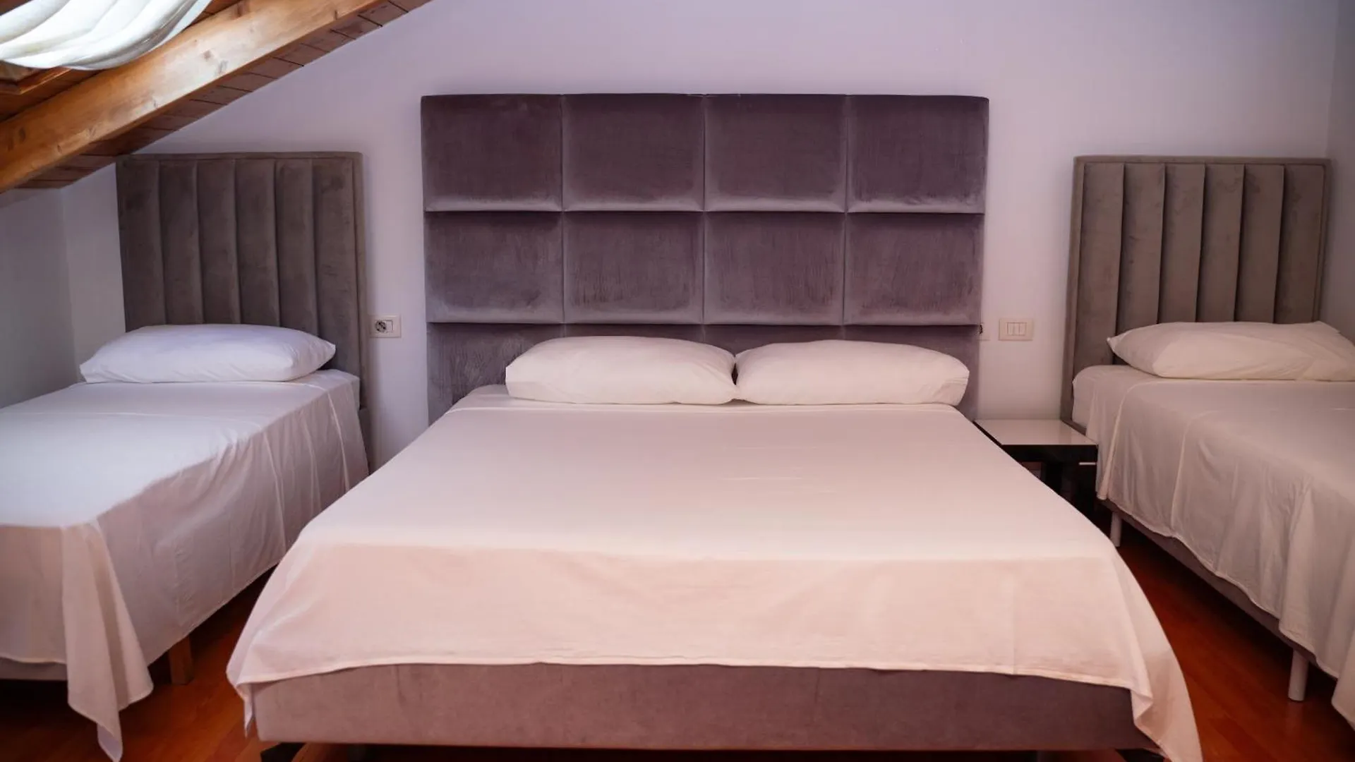 Apartment Nomad Duplex Apt Tirane